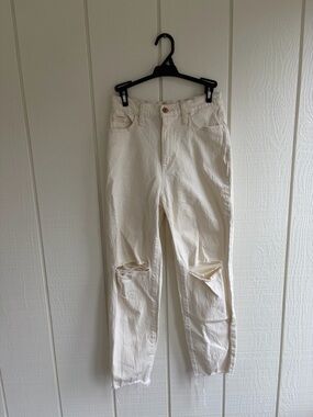 Universal Thread Cream Straight-Leg Distressed Jeans